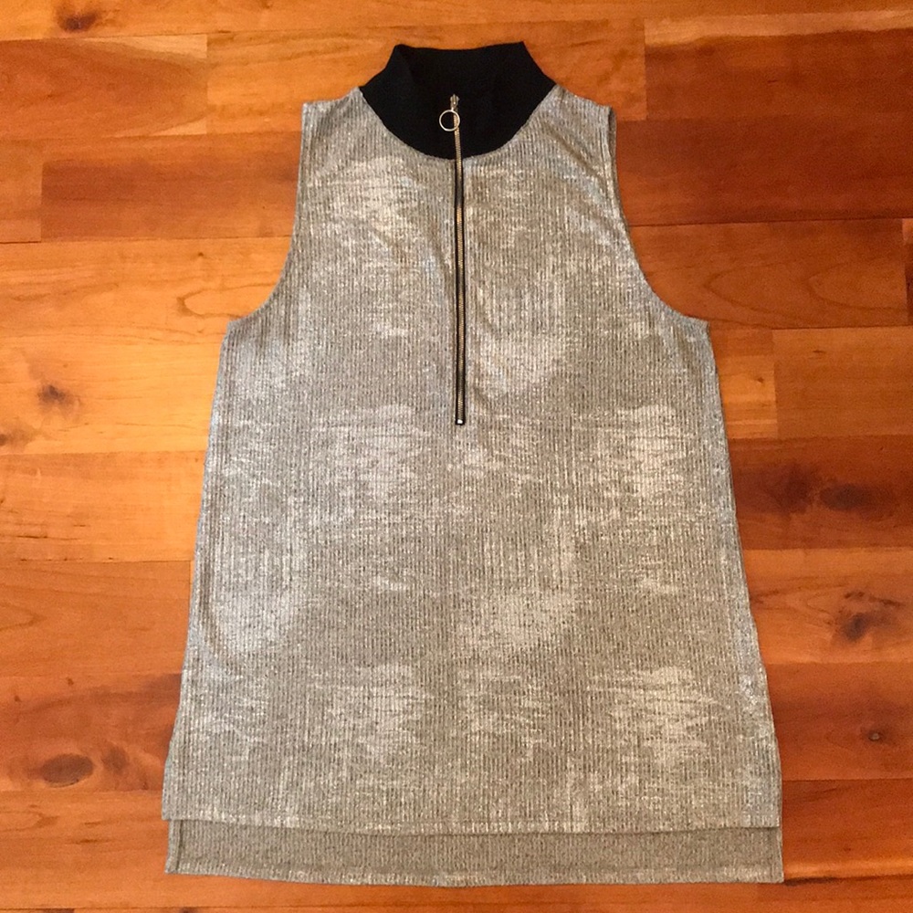 Trouve Zipper Front Tank